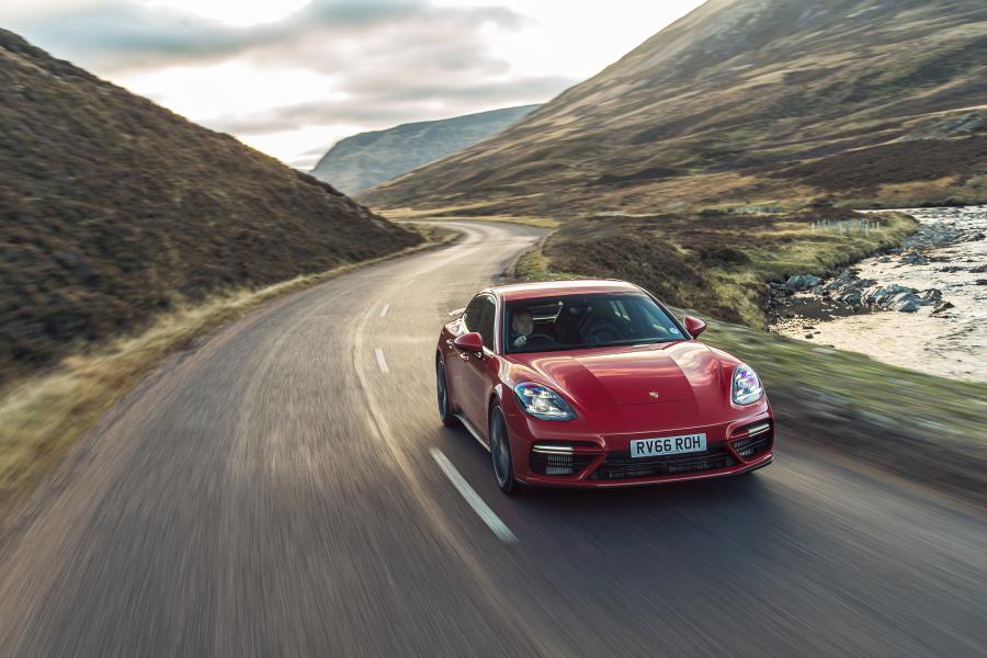  Porsche Panamera Turbo 2016 года  (UK) (фото 2 из 16)